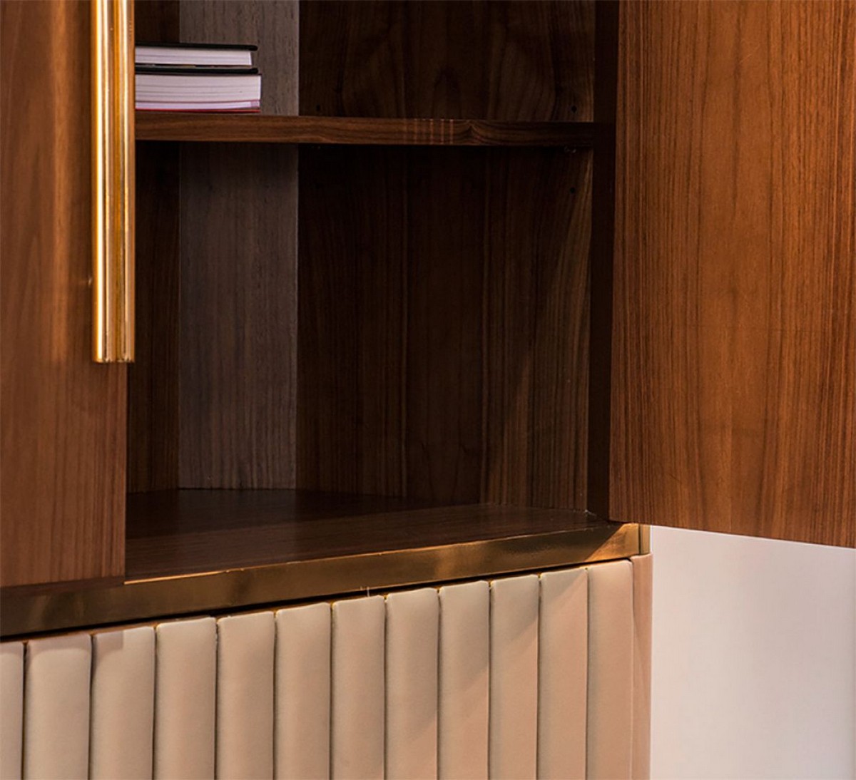 Барный шкаф Hepburn от BRABBU, дизайн Boca do Lobo