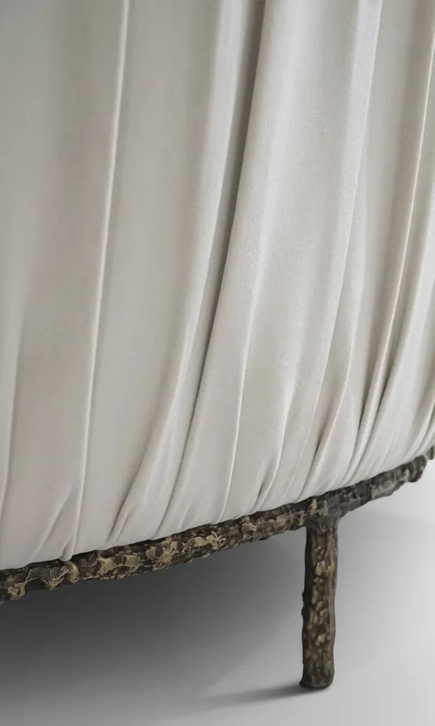 Диван Vamp Metal Base от KOKET, дизайн Boca do Lobo