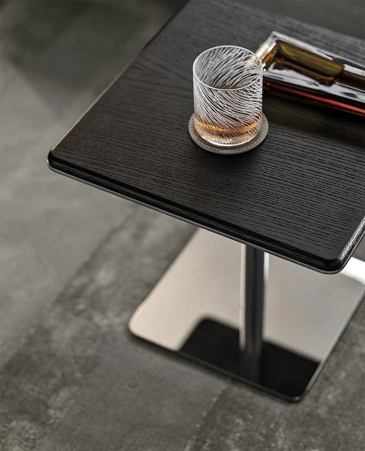 Кофейный столик Kyle, дизайн Minotti