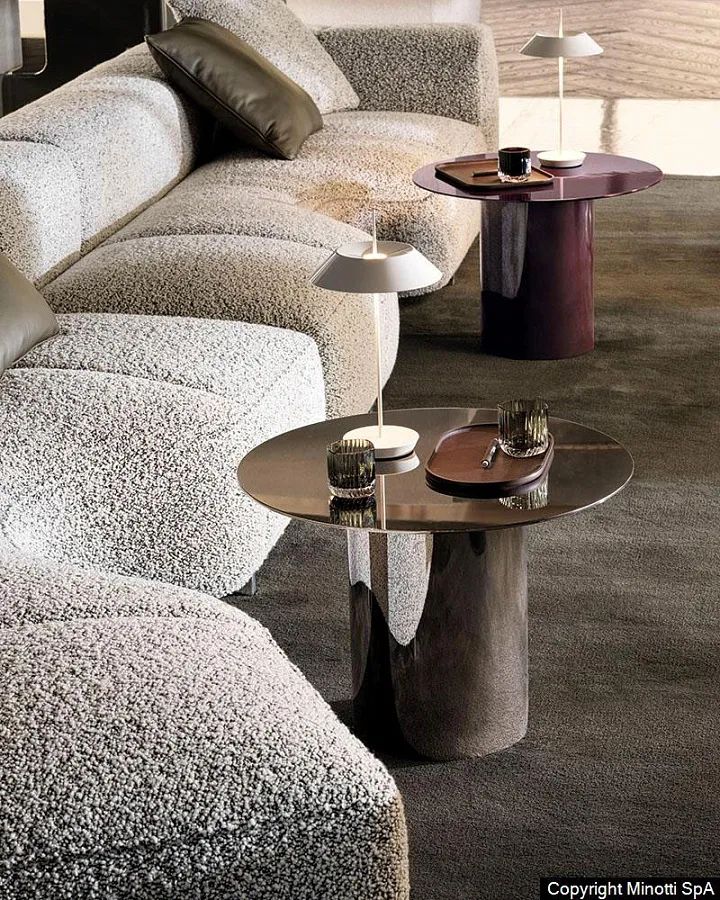 Кофейный столик Tokie, дизайн Minotti