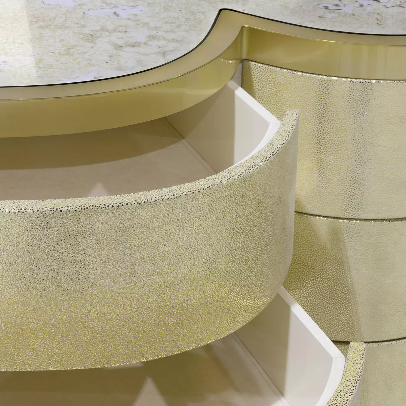 Комод Poem от KOKET, дизайн Boca do Lobo