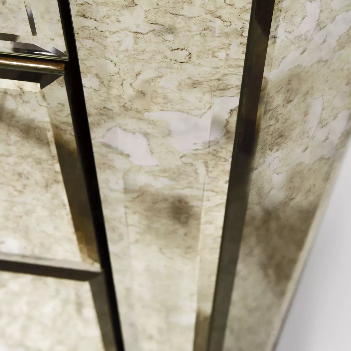 Комод Tamara от KOKET, дизайн Boca do Lobo