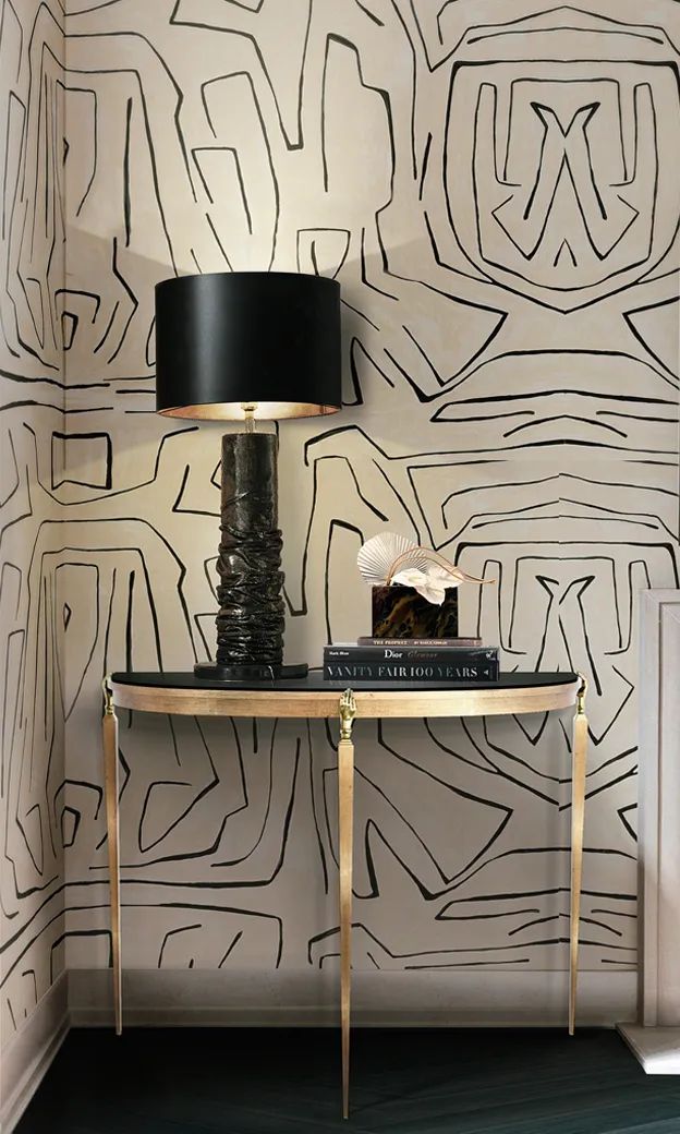 Консоль Gisele Demi-Lune от KOKET, дизайн Boca do Lobo