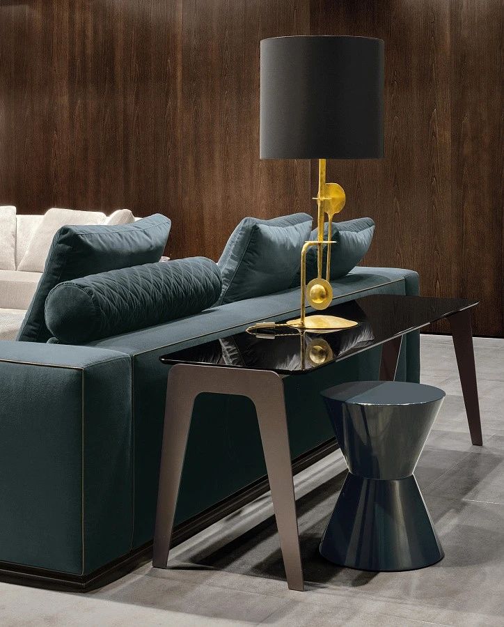 Консоль Kirk, дизайн Minotti