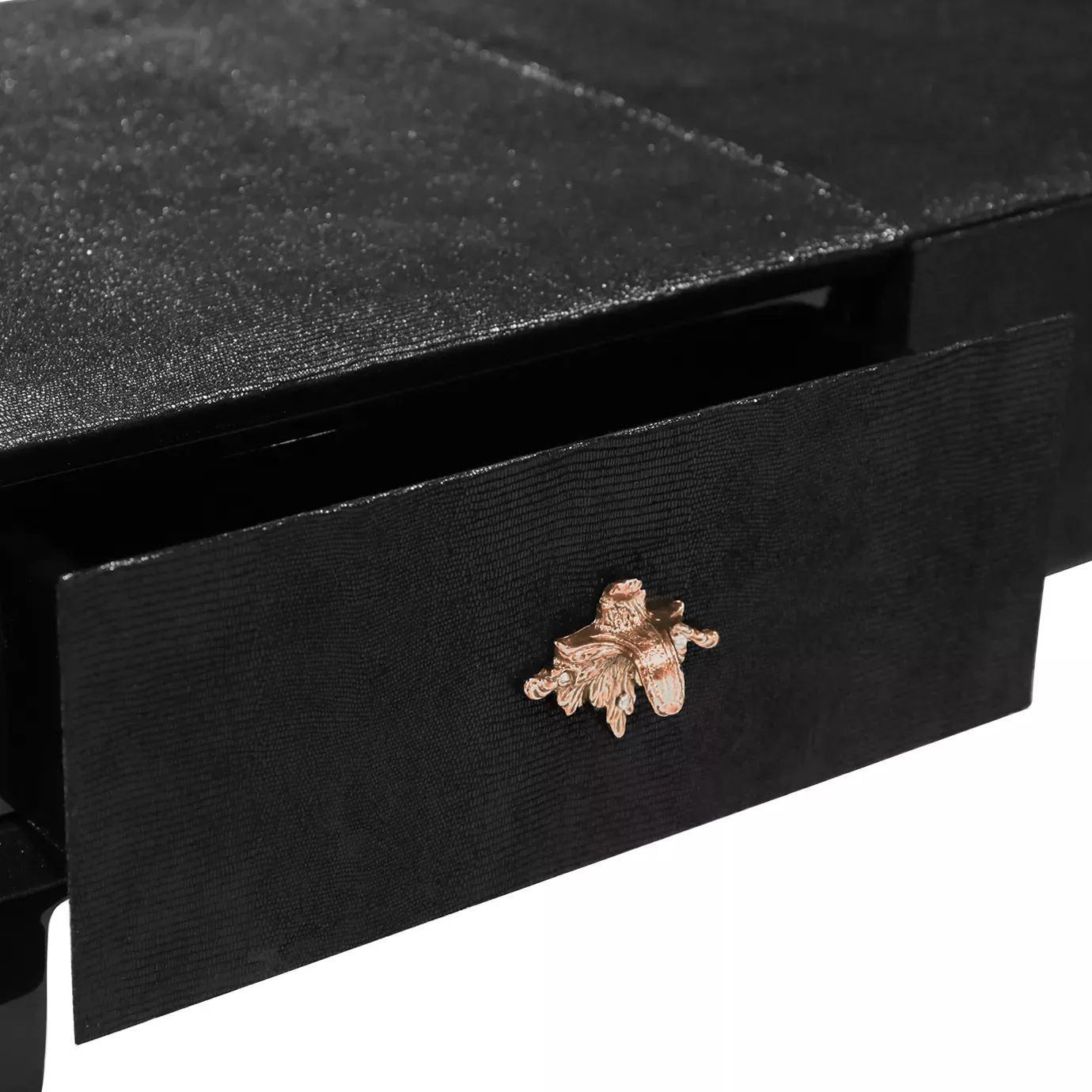 Консоль Luridae от KOKET, дизайн Boca do Lobo