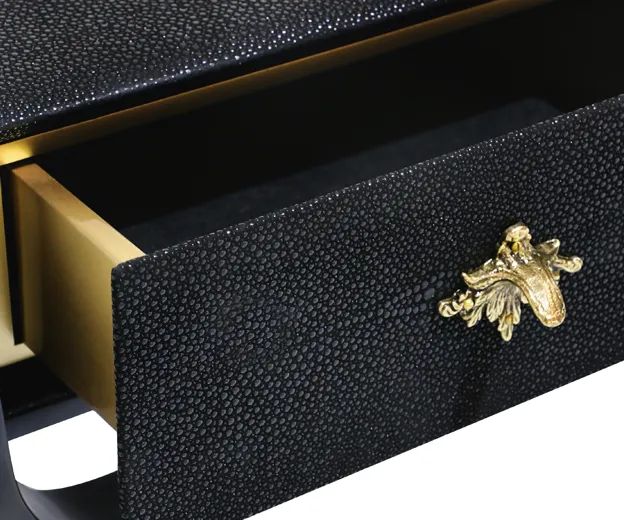 Консоль Temptation от KOKET, дизайн Boca do Lobo