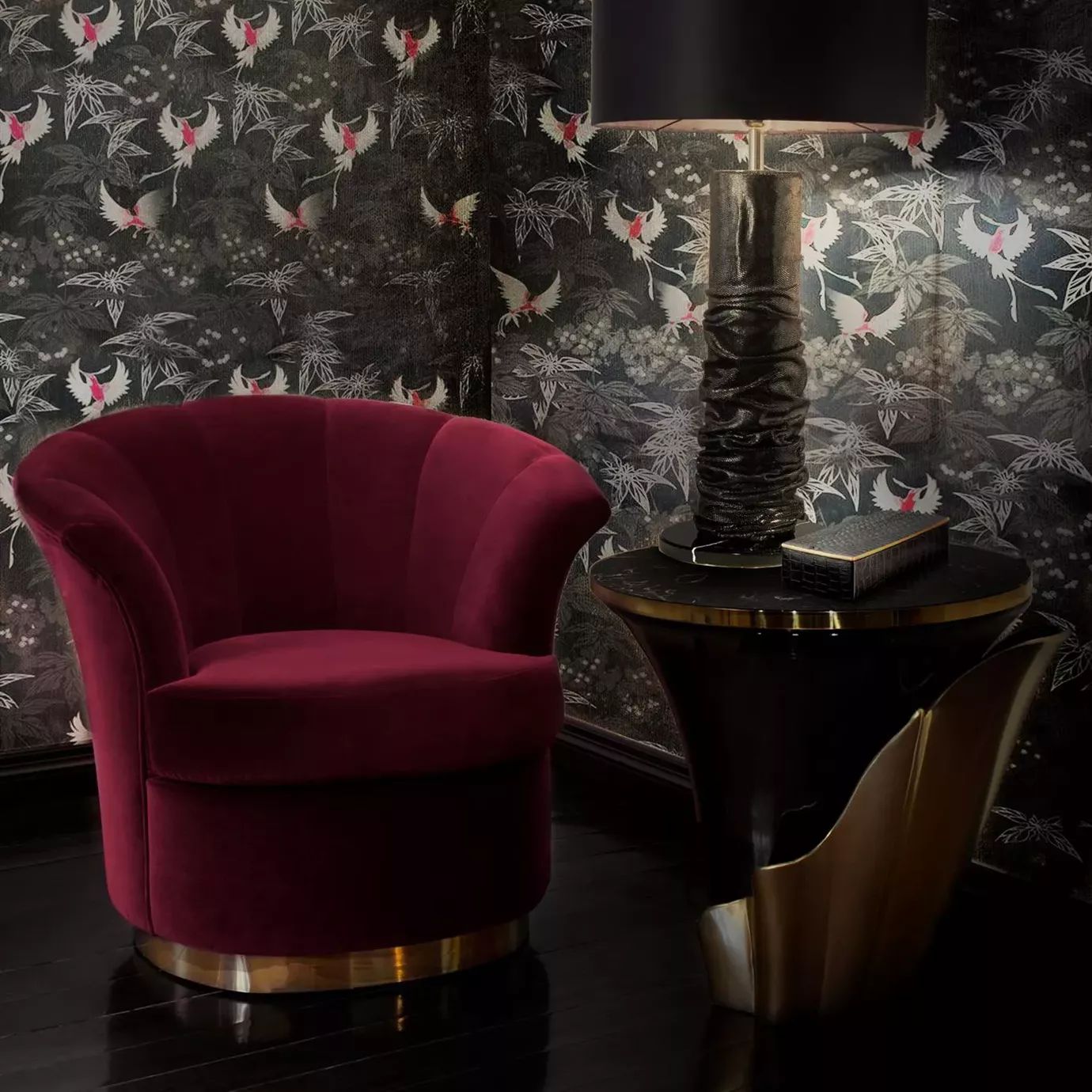 Кресло Besame Metal Base от KOKET, дизайн Boca do Lobo