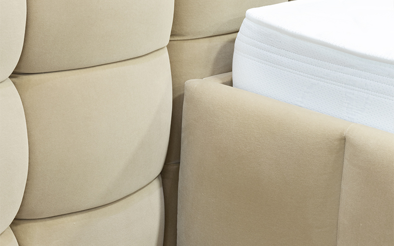 Кровать ESSEX от BRABBU, дизайн Boca do Lobo