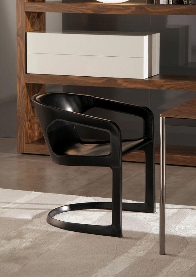 Полукресло Twombly, дизайн Minotti