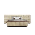 Кровать ESSEX от BRABBU, дизайн Boca do Lobo