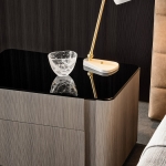 Тумбочка прикроватная Lou, дизайн Minotti