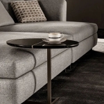 Журнальный столик Jut Out, дизайн Minotti