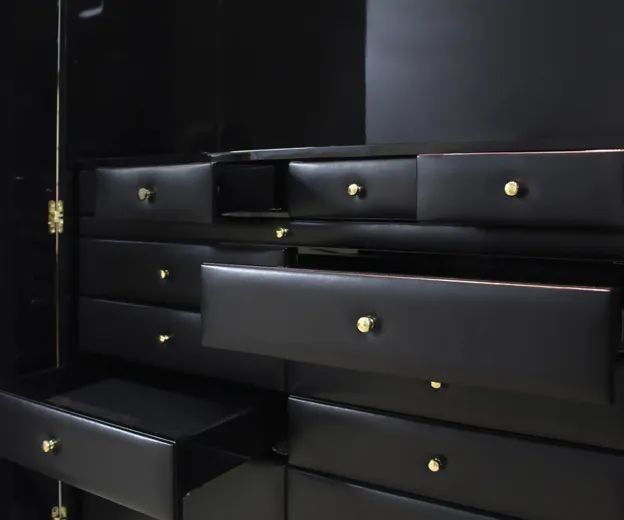 Шкаф Parisian Armoire от KOKET, дизайн Boca do Lobo