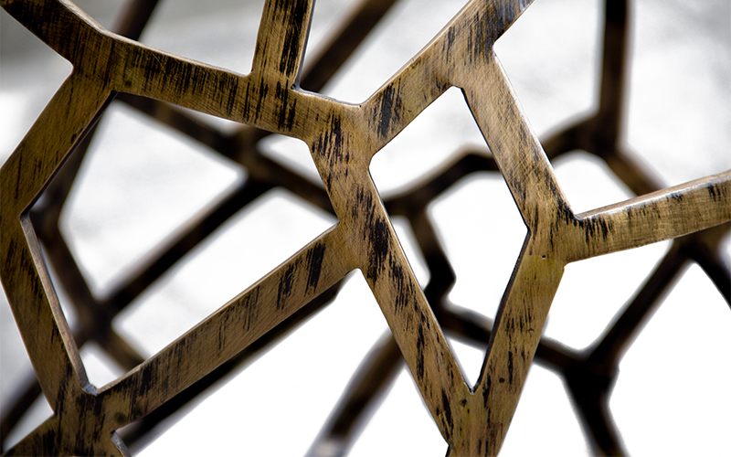 Стол обеденный APIS II от BRABBU, дизайн Boca do Lobo