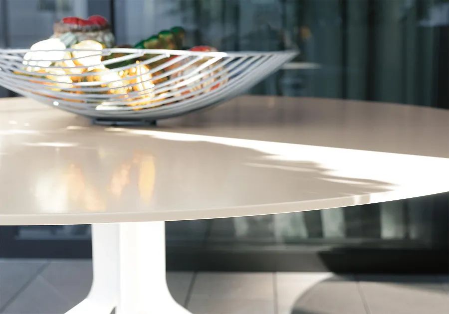 Стол Claydon Outdoor, дизайн Minotti