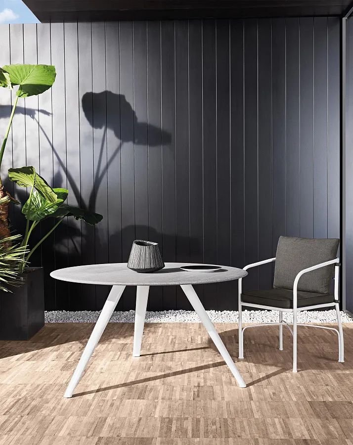 Стол Evans Outdoor, дизайн Minotti