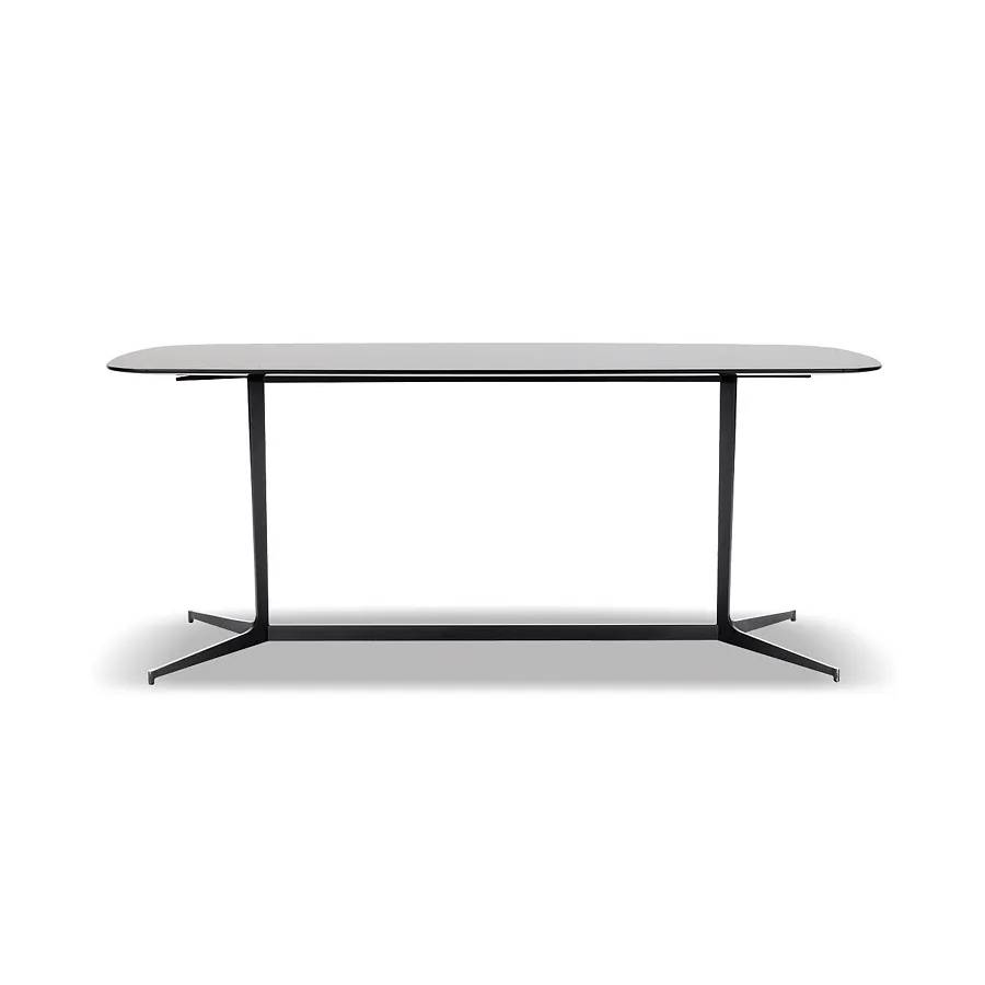 Стол обеденный Clyfford, дизайн Minotti