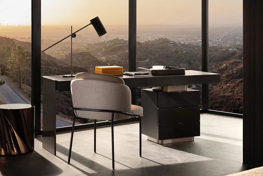 Стол письменный Carson, дизайн Minotti