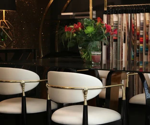 Стул Nahema от KOKET, дизайн Boca do Lobo