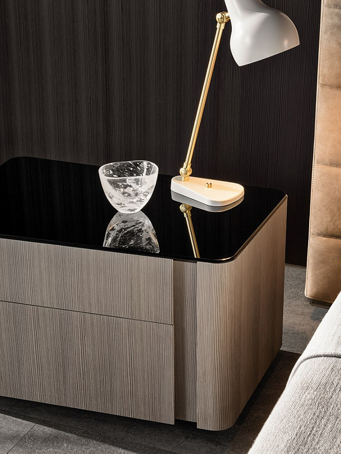 Тумбочка прикроватная Lou, дизайн Minotti