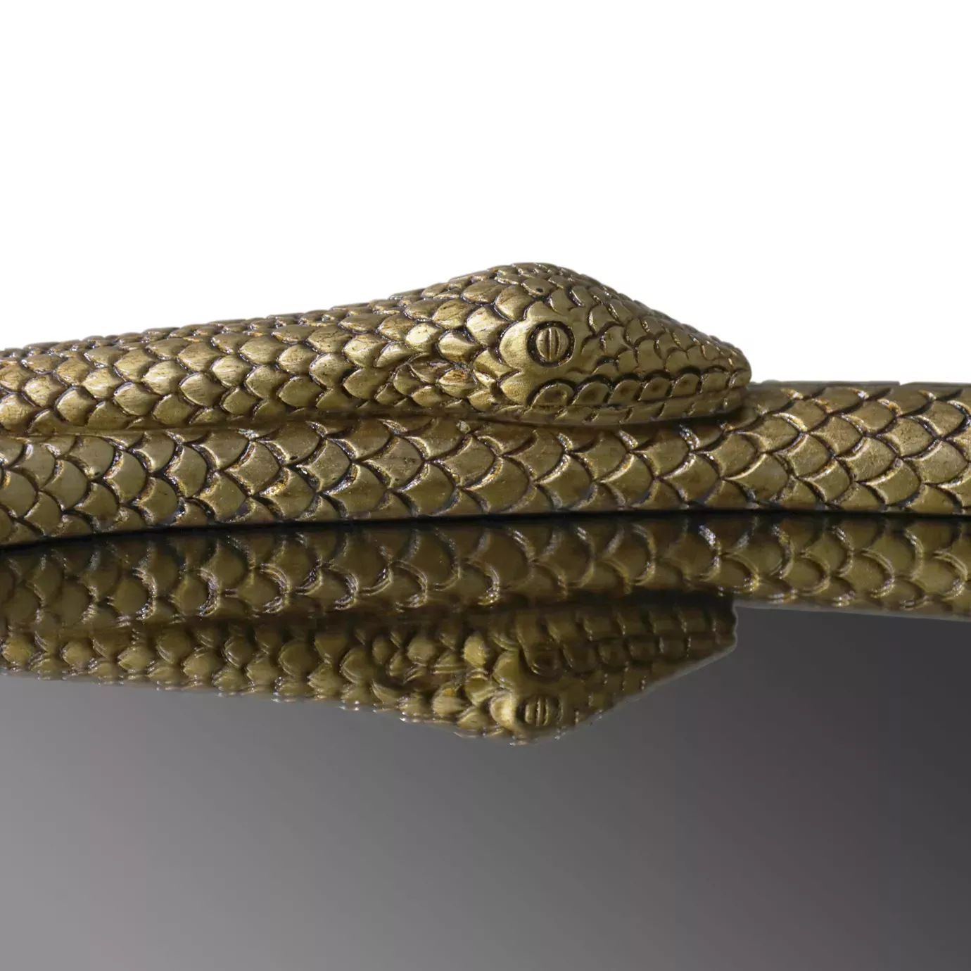 Зеркало Serpentine Apple-Shaped от KOKET, дизайн Boca do Lobo