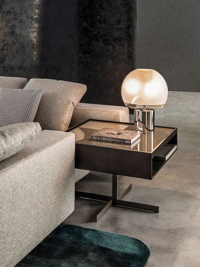 Журнальный столик Close, дизайн Minotti
