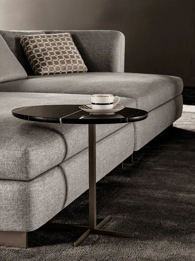 Журнальный столик Jut Out, дизайн Minotti