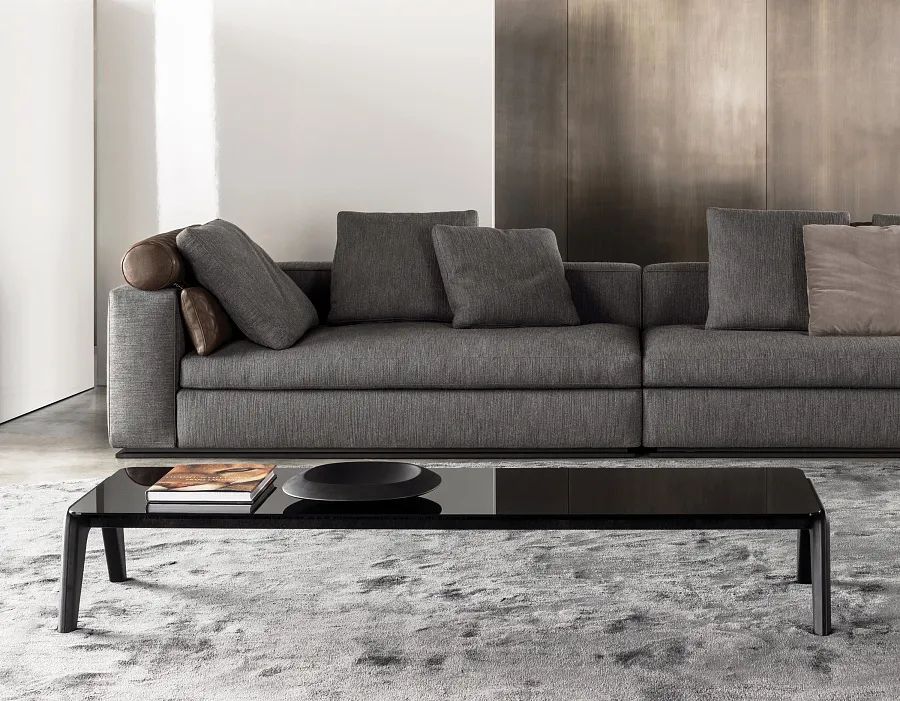 Журнальный столик Kirk, дизайн Minotti