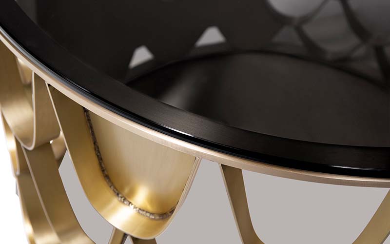 Журнальный столик KOI от BRABBU, дизайн Boca do Lobo