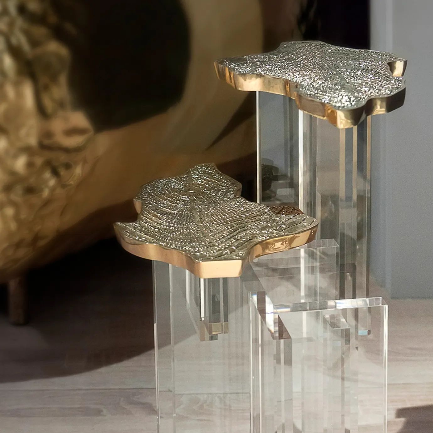 Журнальный столик Monet Gold от KOKET, дизайн Boca do Lobo