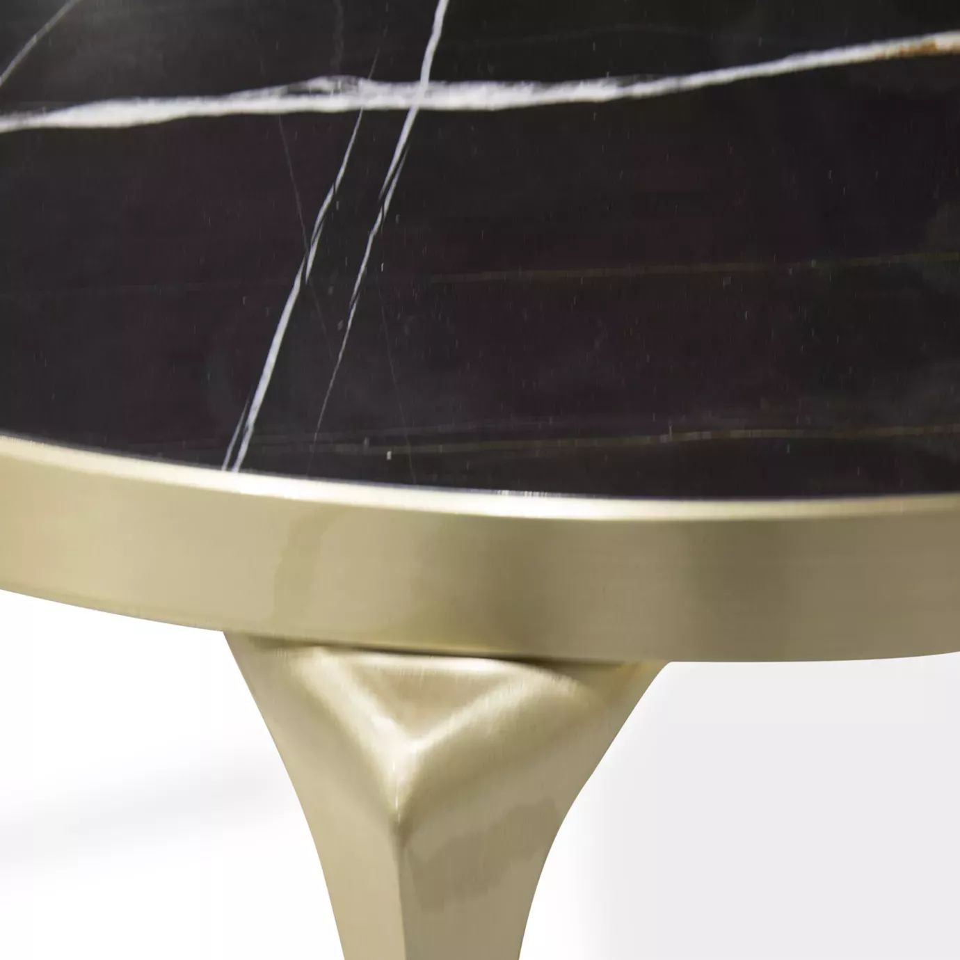 Журнальный столик Rita Sahara Noir от KOKET, дизайн Boca do Lobo