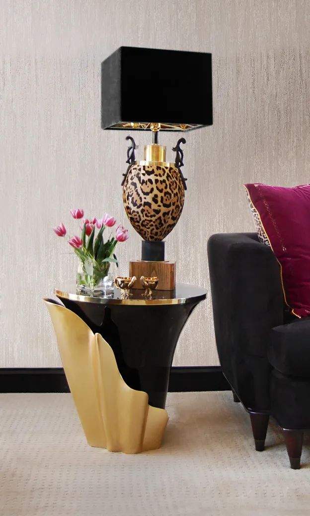 Журнальный столик Yasmine от KOKET, дизайн Boca do Lobo