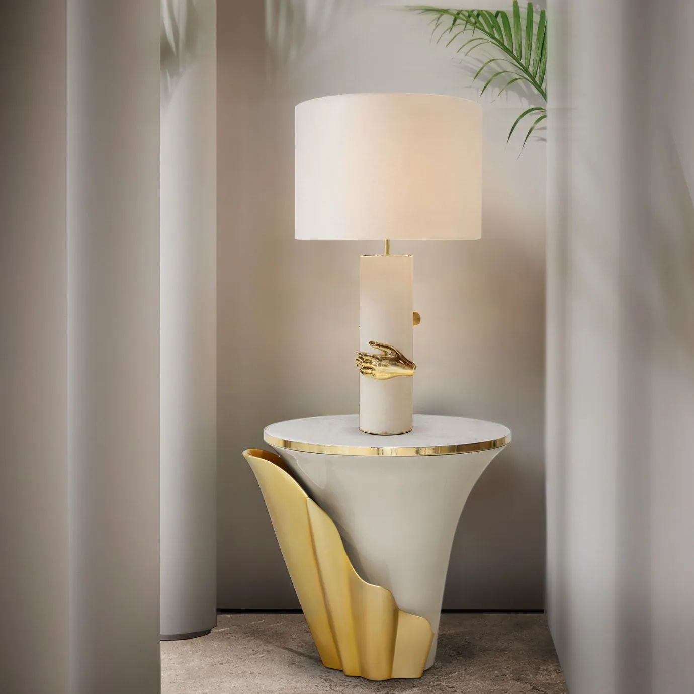 Журнальный столик Yasmine от KOKET, дизайн Boca do Lobo